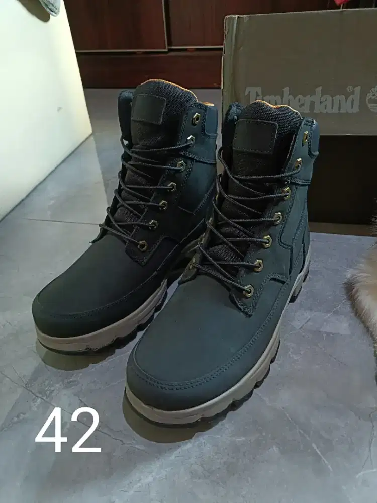 Sepatu timberland ultra 42