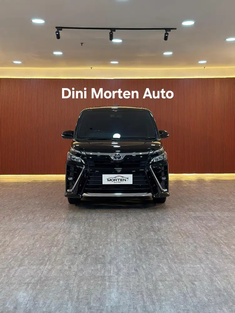 (KM 42rb) Toyota Voxy 2.0 at 2019 mobil dijamin gress