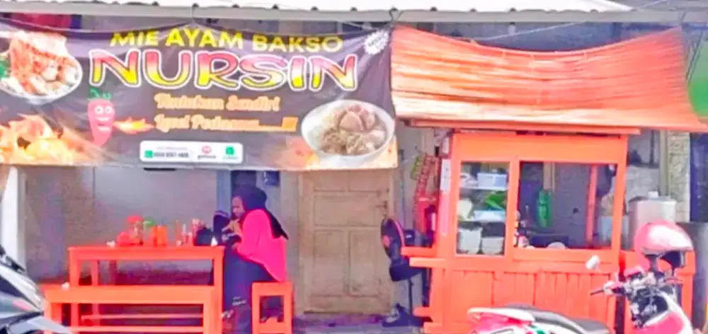 Pelayan kedai laki² di utamakan memilik kendaraan