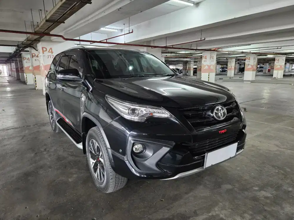 TOYOTA FORTUNER VRZ TRD 2.4 AT 2019 HITAM
