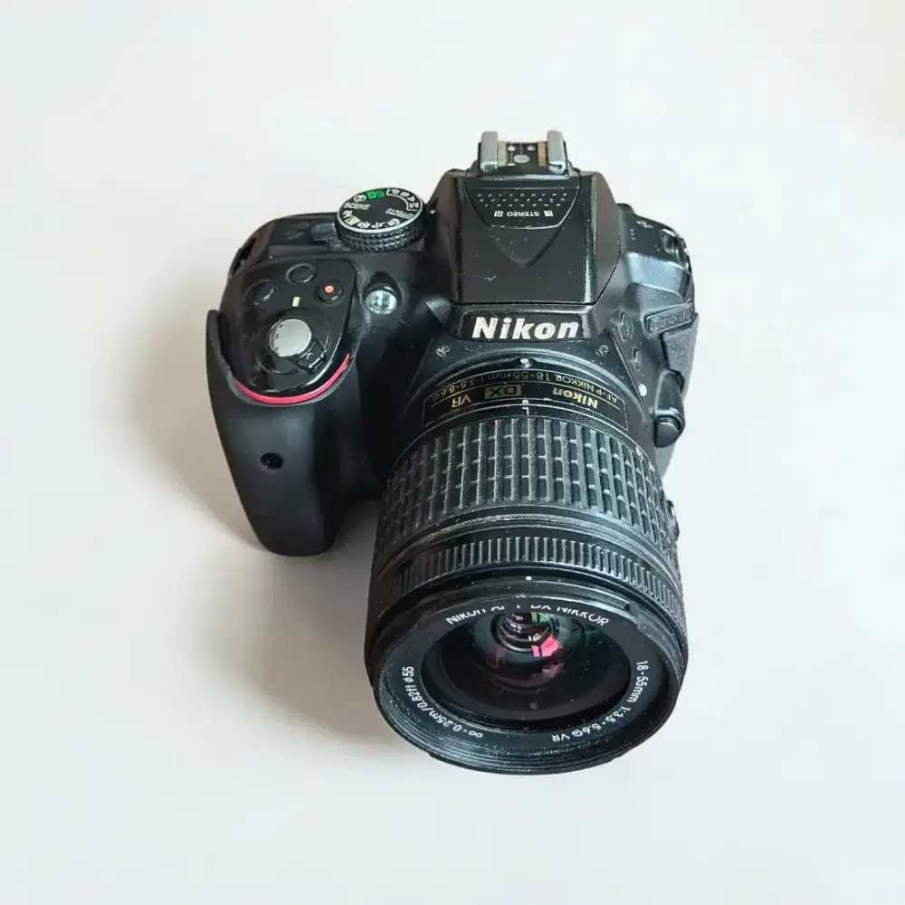Nikon D5300 DSLR 24MP Layar Flip WiFi Full HD