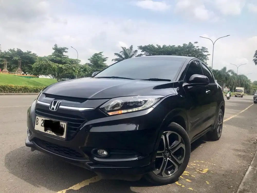 Hrv e prestige 2017 matic hitam