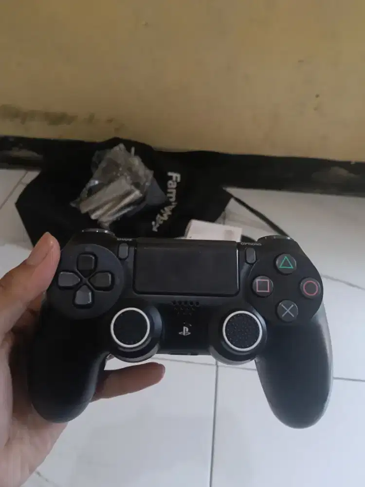 Stik PS 4 om original Sony dan fan PS 4