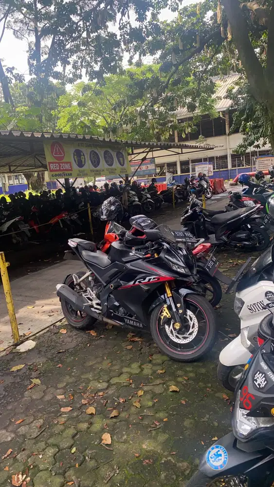 R15 - Black 2019 Bekas