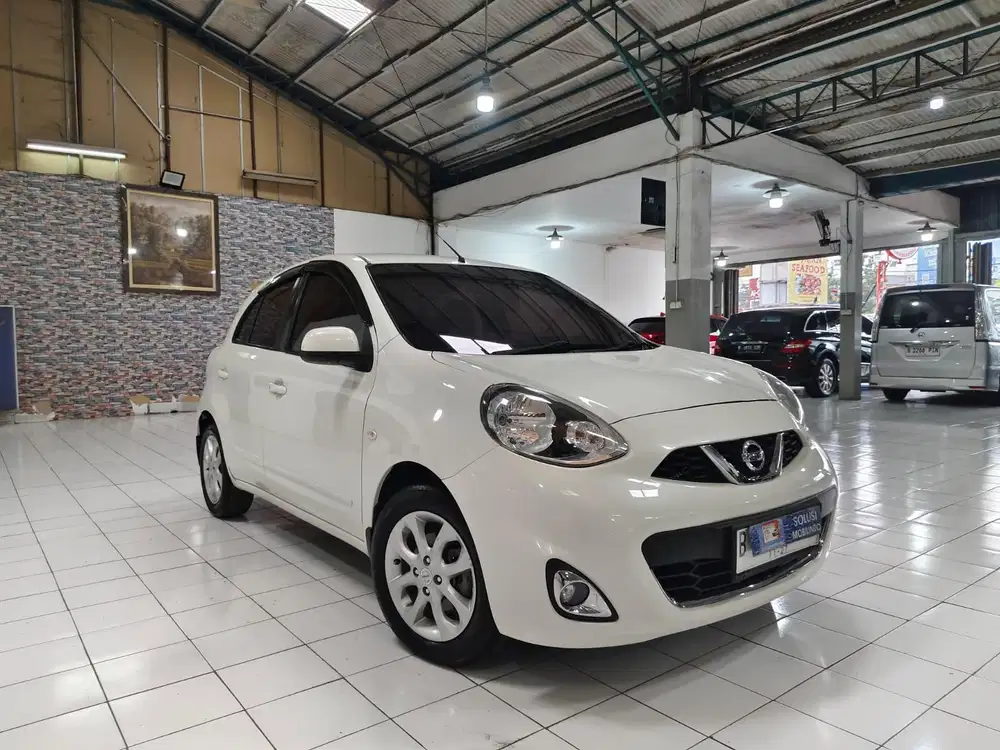 Nissan March 1.5 XS AT 2014 Istimewa Ban Tebal Pajak Panjang