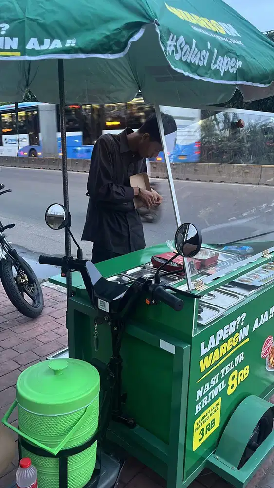 Rider Gerobakan Makanan