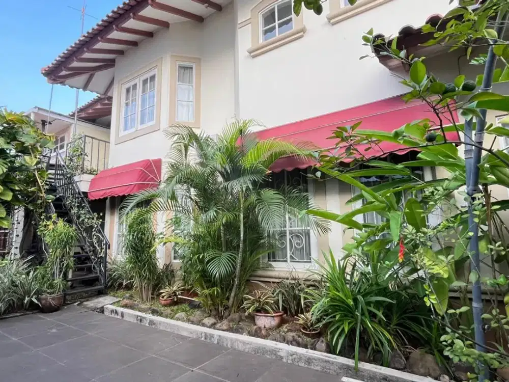 Rumah Mewah Nego Sampai Deal, Full Furnish di Taman Simpruk – Siap Huni (SHM)