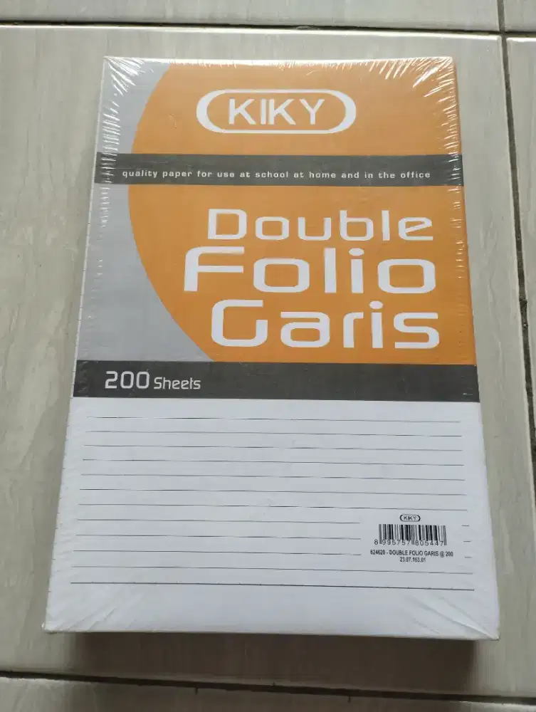 Kertas Double Folio bergaris Follio