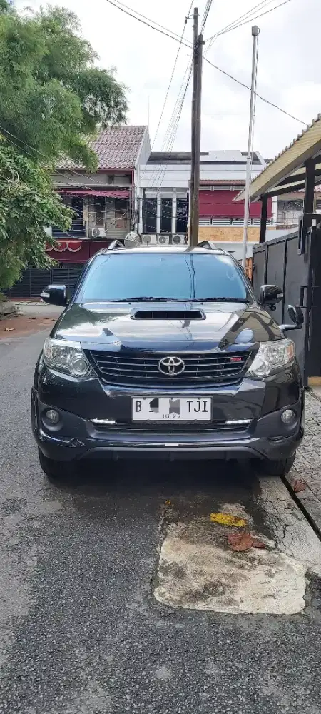 Jual Toyota Fortuner VNT 2014