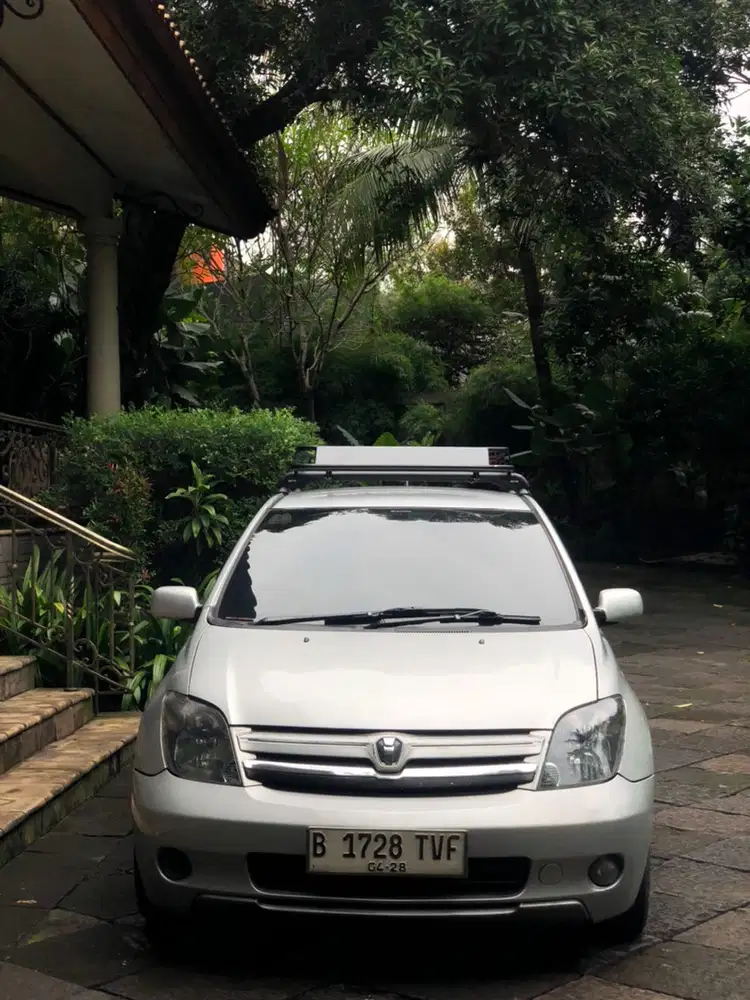 Toyota ist 2003 Bensin