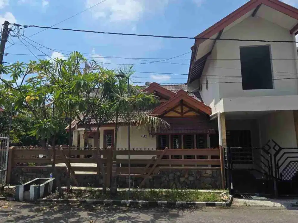 DI JUAL RUMAH HOOK 2LANTAI LOKASI STRATEGIS DI  TAMAN PINANG INDAH SIDOARJO