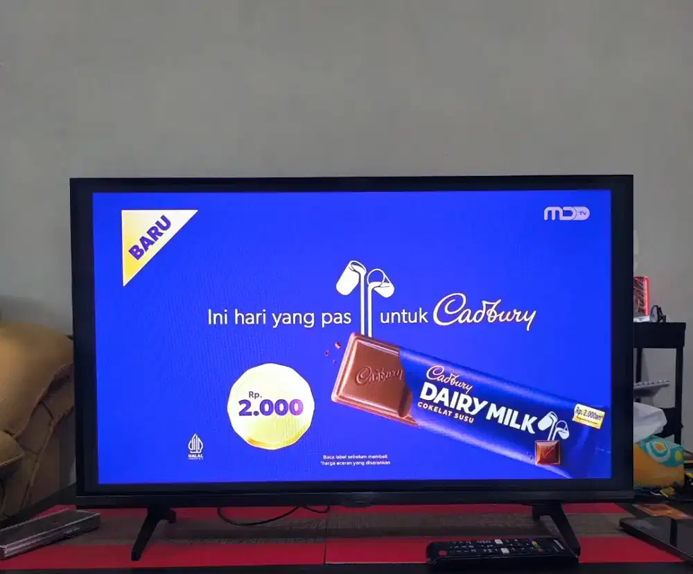 Samsung Smart TV T4501 32 HDR..Like New