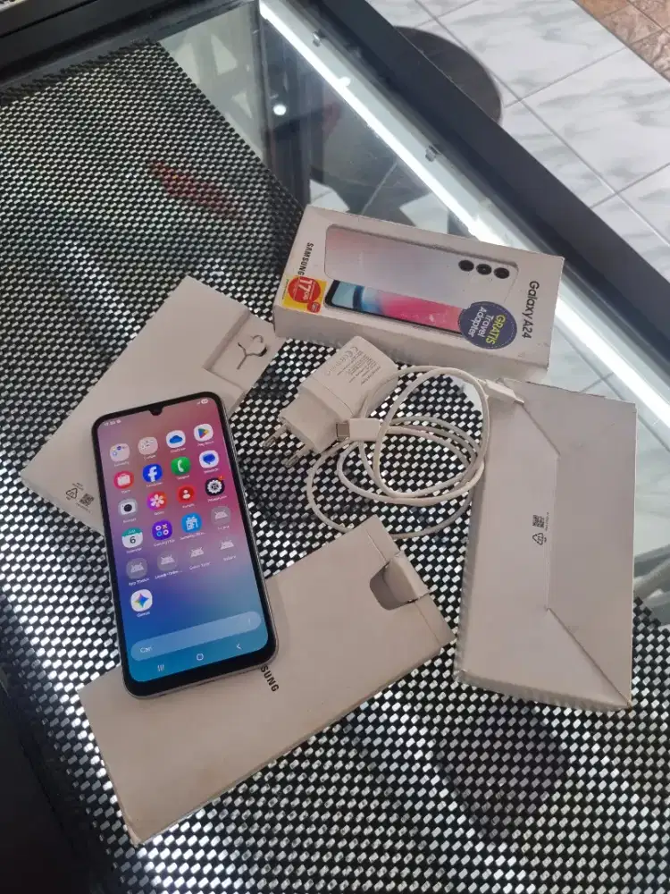 Samsung galaxy A24 Second/Sein 8/128 GB Fullset