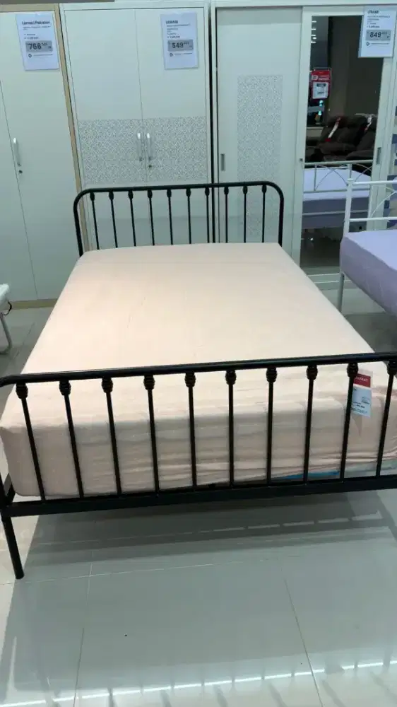 Dipan besi minimalis by selma