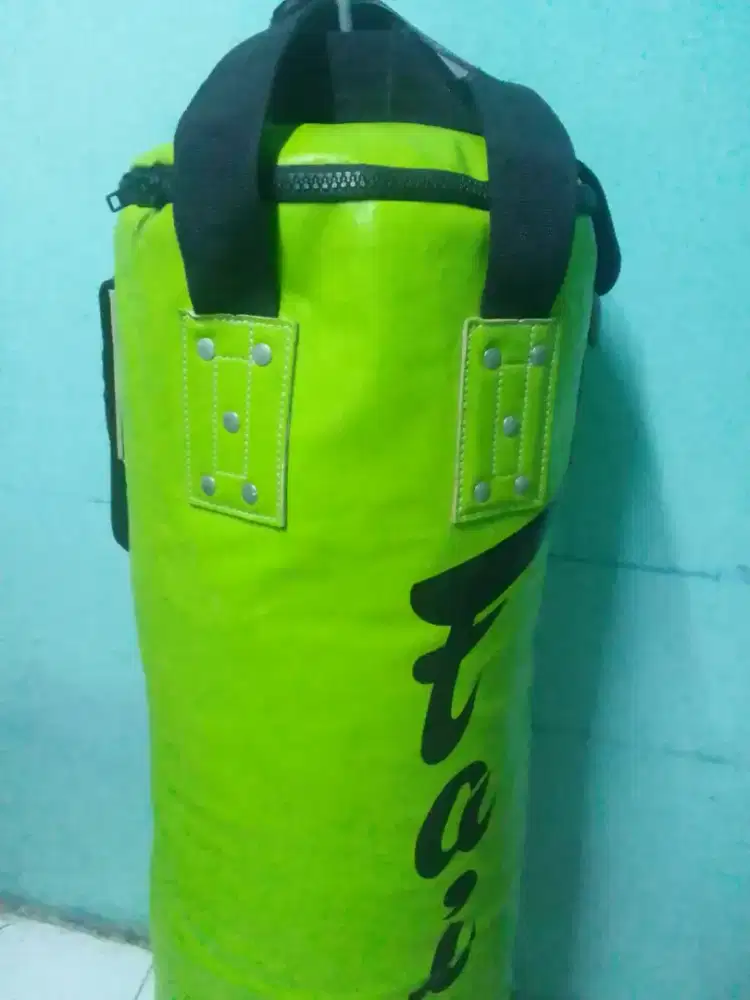 Alat latihan tinju murah
