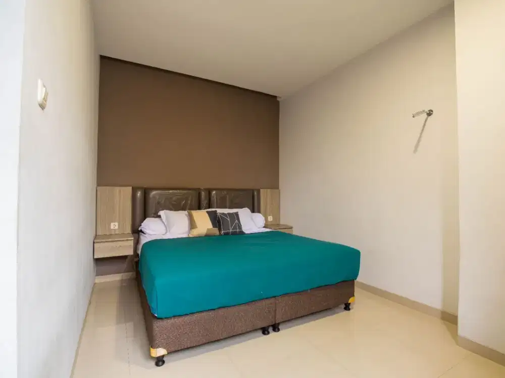 Sewa HARIAN MINGGUAN BULANAN AbdiHome Kelowna Dwiwarna House Siap Huni Dekat Stasiun Mangga Besar dan PT Nipsea Paint And Chemicals Co Ltd