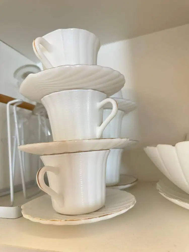 AZKO Delicia Cangkir Kopi Opal Dengan Saucer Shell 190 ml - Putih Tea