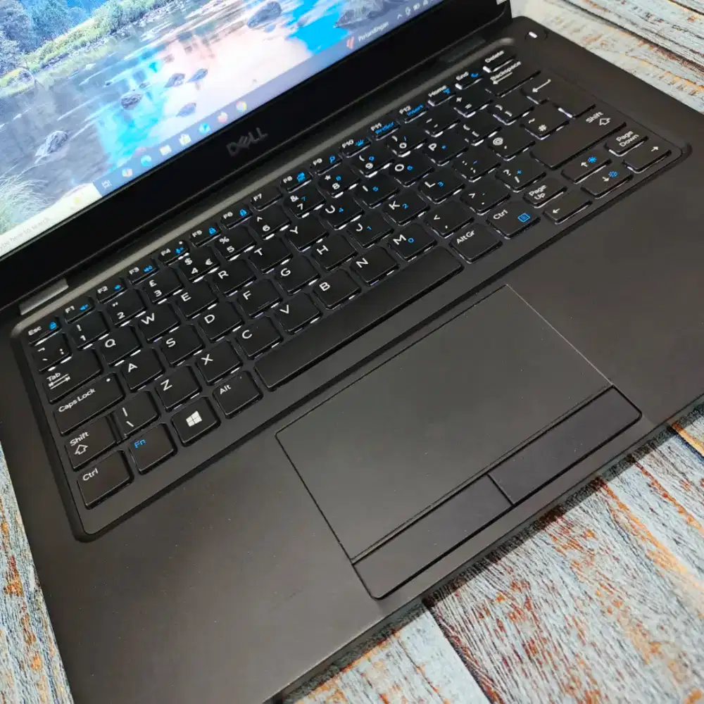 Laptop Bekas DELL LATITUDE 5290/Core i5-8350U/RAM 8 GB