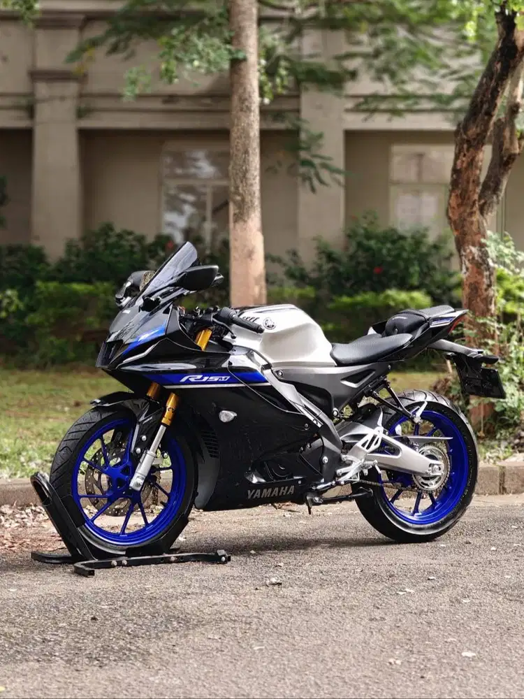 YAMAHA R15M ABS QS 2025 SILVER KM 1K PAJAK HIDUP TANPA PR