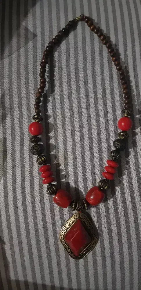kalung etnik mewah