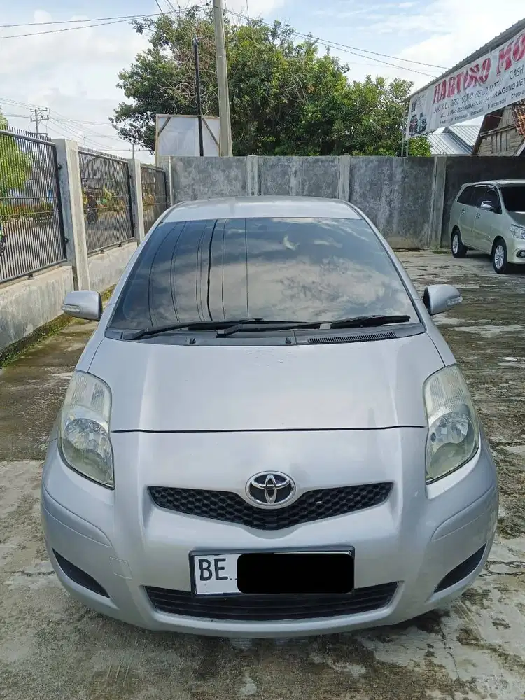 YARIS J MANUAL 2009