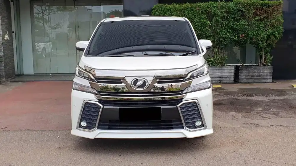 Toyota Vellfire 2.5 ZG CBU Pilot Seat AT White on Black 2015 Low Km