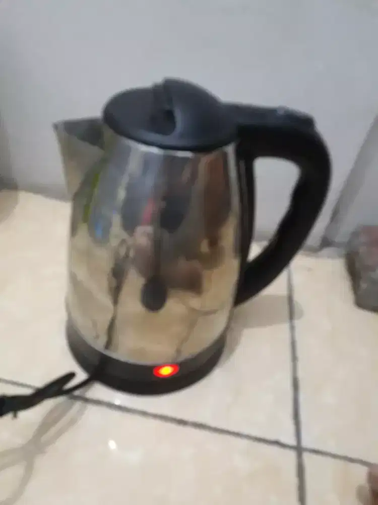 Teko listrik kondisi nyala