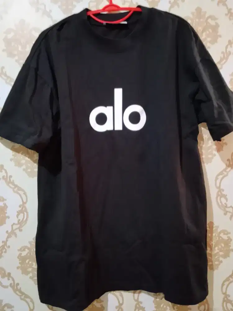 Di jual baju kaos merek alo size s