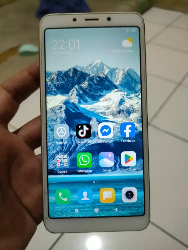 Xiaomi redmi 6 4G 3/32 layar 5.5 inchi gold