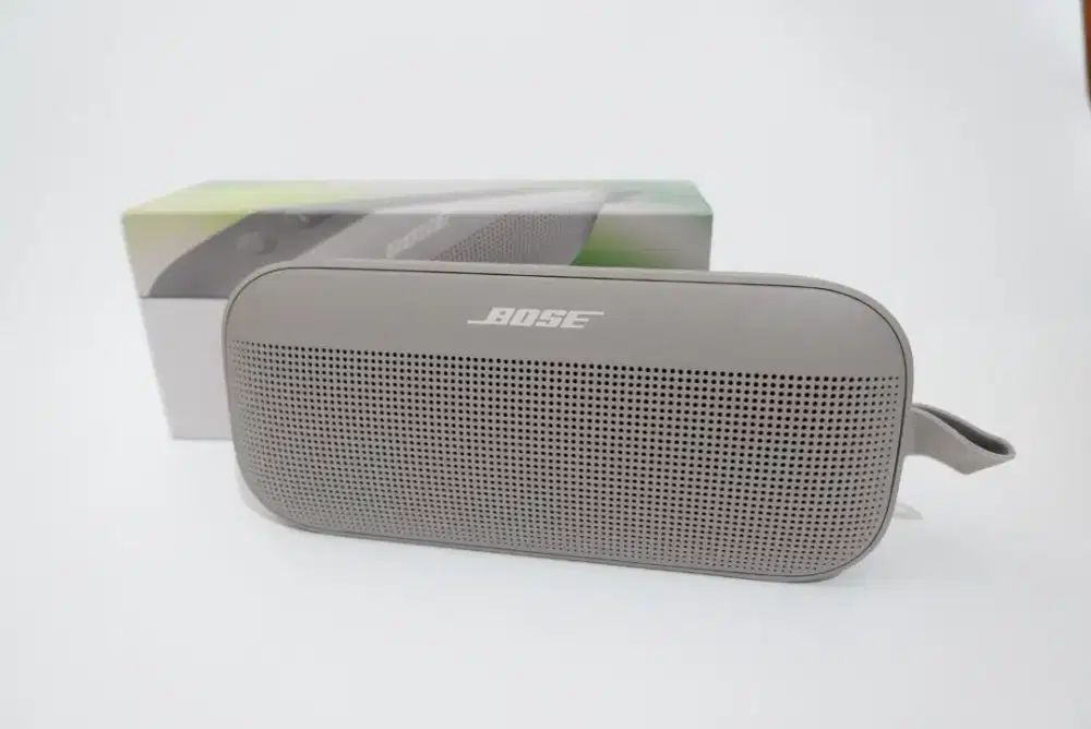 BOSE SOUNDLINK FLEX 2 PORTABLE Waterproof Wireless Bluetooth Speaker.