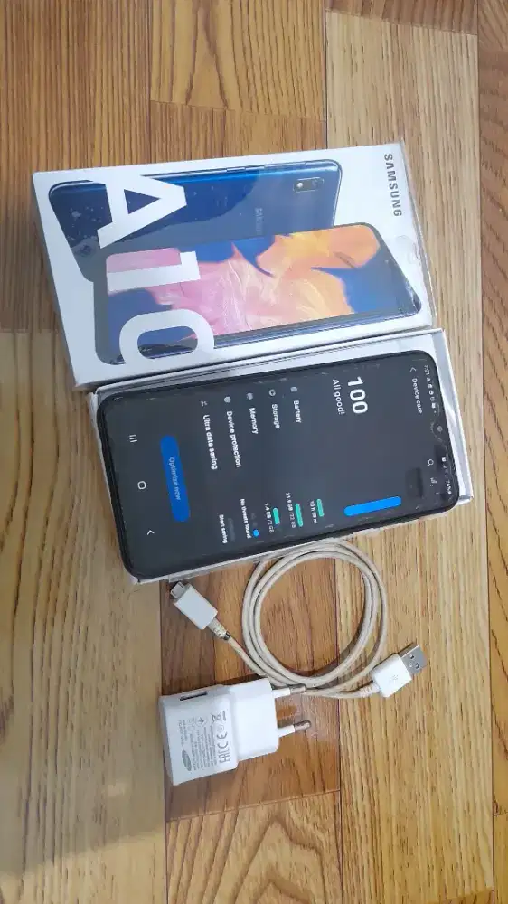 Dijual HP Samsung Galaxy A10 32 gb Fullset