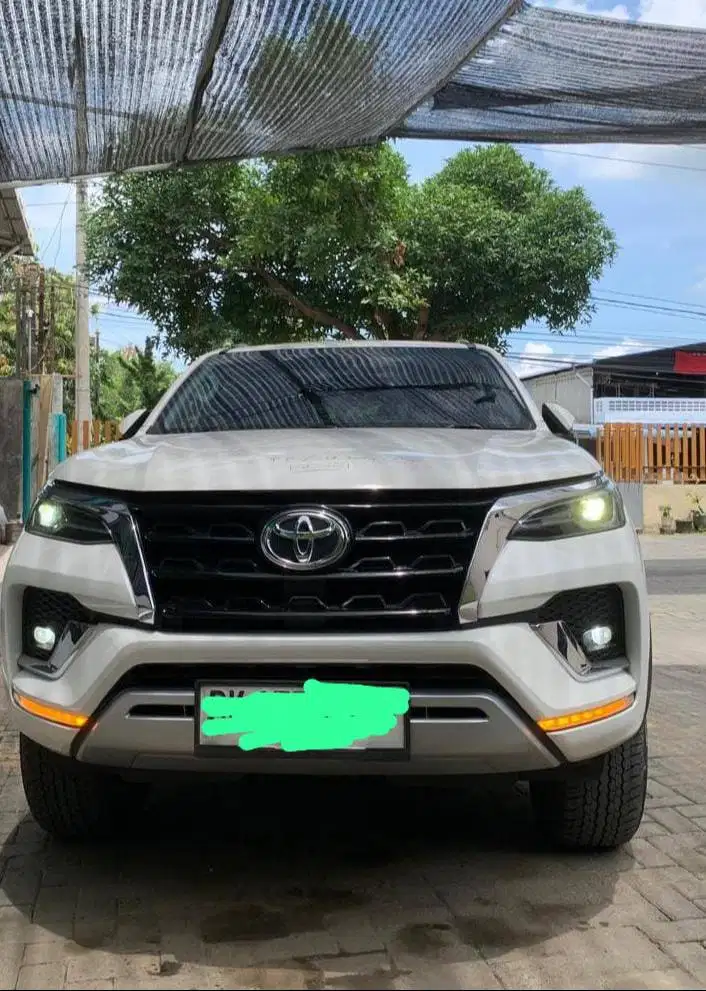 Toyota Fortuner VRZ 2.8 Tahun 2022 Km Rendah