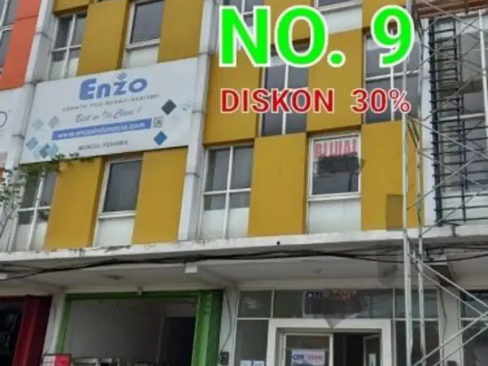 Ruko 3 lantai di pusat Kota Lamongan