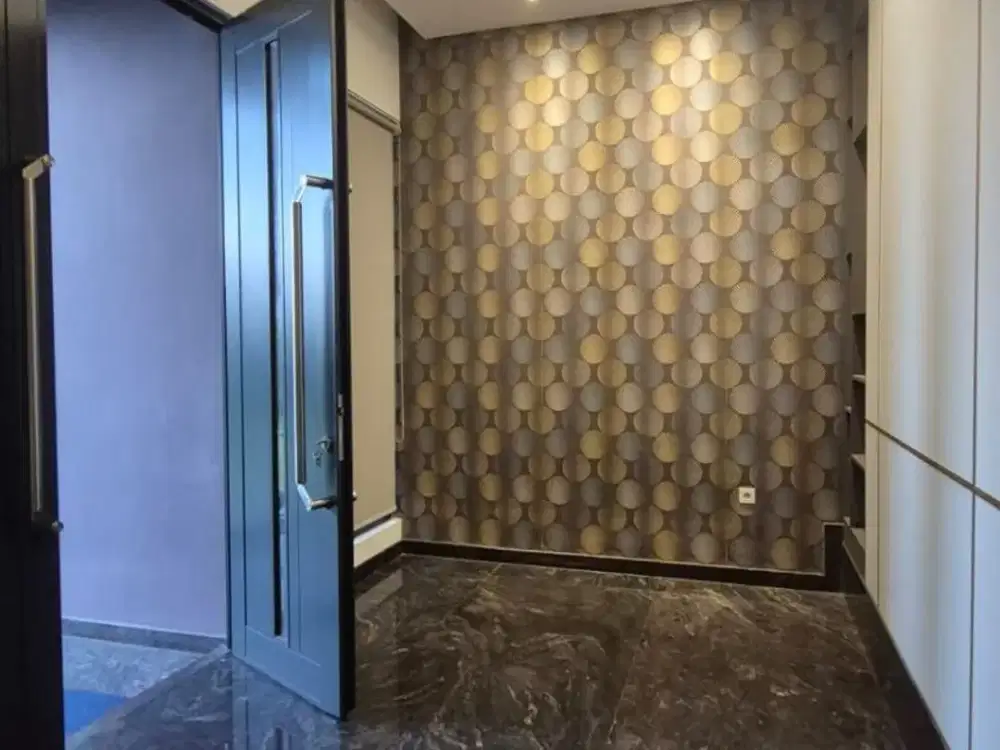 RUMAH SECOND TERAWAT 3½ LANTAI FULL FURNISHED NORTH EMERALD, CITRALAND