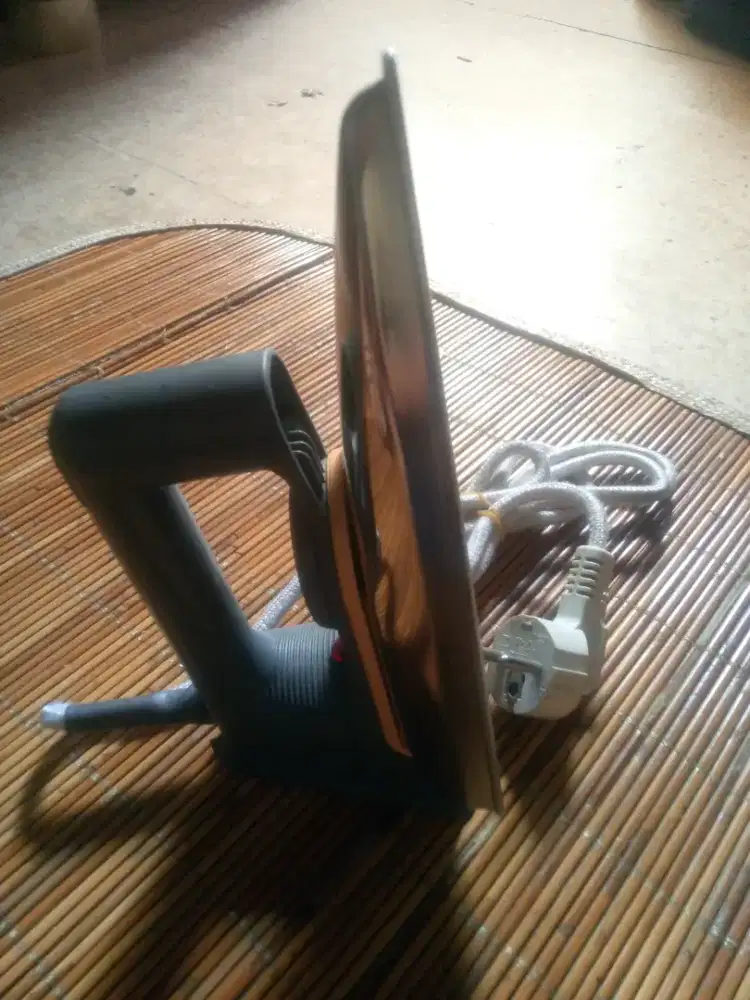 Setrikaaan philips gres