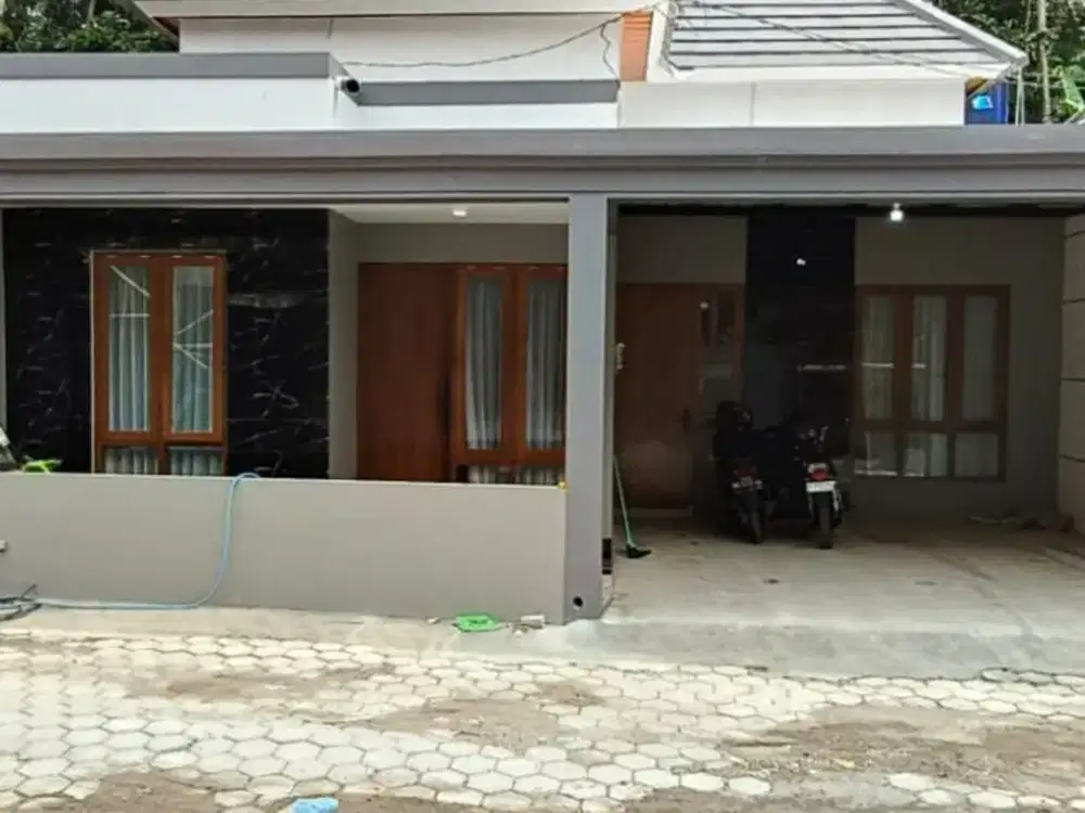 Rumah cantik di jalan kaliurang km 13 dekat kampus UII