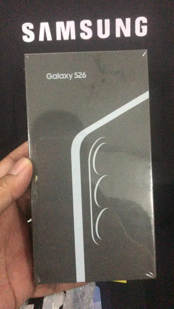 FS: New Samsung S26 512GB Silver Shadow