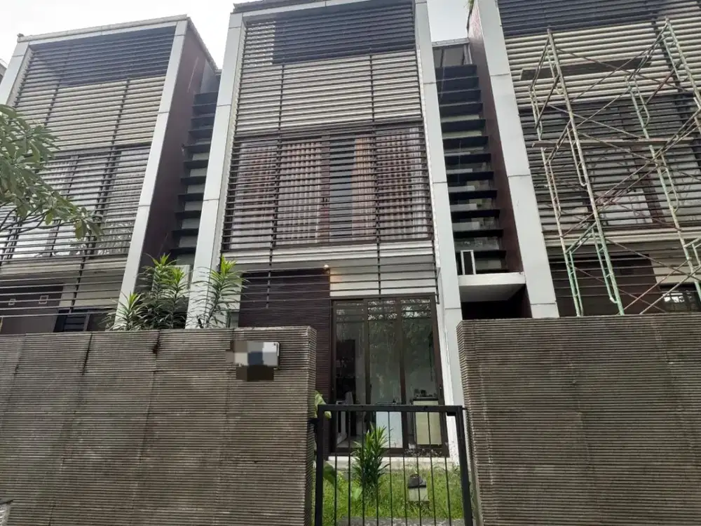 GRAHA PLATINUM TERRACE 4 LANTAI with ⛳️ GOLF VIEW ROOFTOP* *SIAP HUNI SEMI FURNISHED