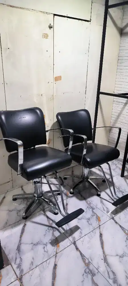 kursi barbershop/salon merk luvance 3.5jt 2unit