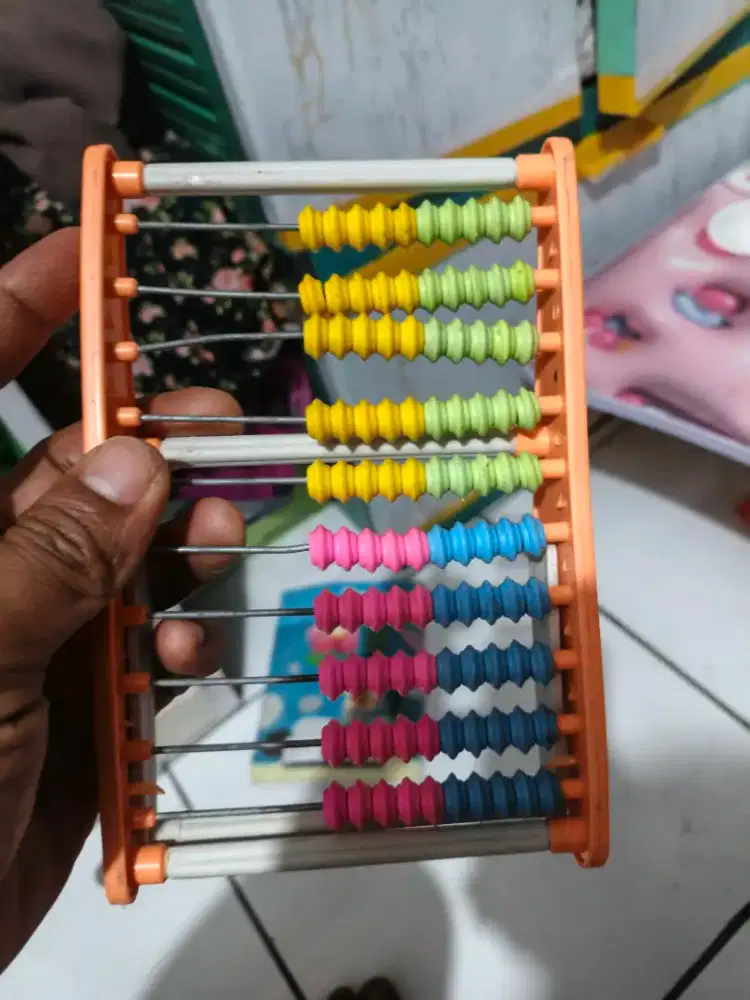 Alat untuk belajar menghitung anak