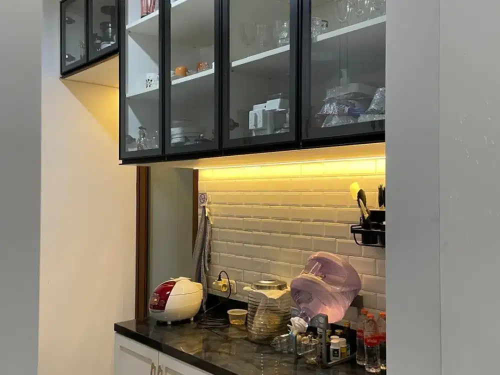 SIAP HUNI & LOKASI STRATEGIS! Rumah Hoek Mewah 3 Lantai di Kebayoran Bintaro  (SP 0144)