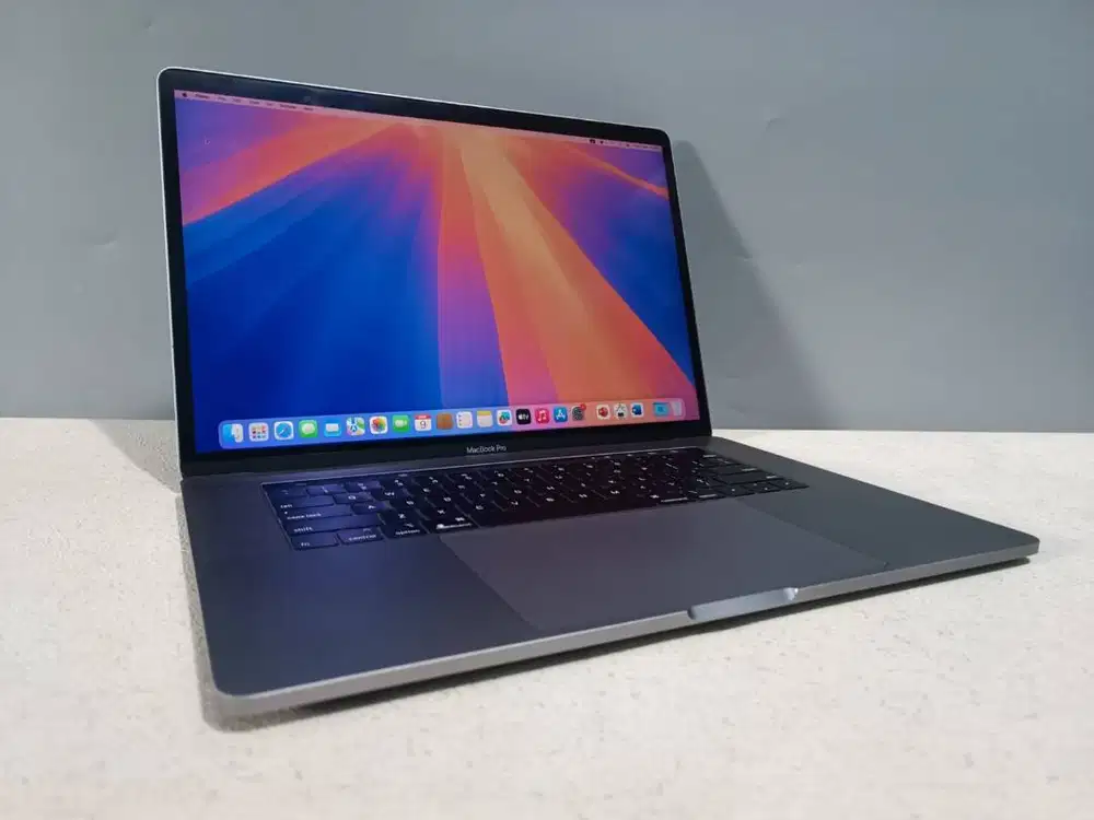 MacBook Pro 15 2018 i9 RAM 32GB SSD 1TB Radeon 560X | Spek Dewa Harga