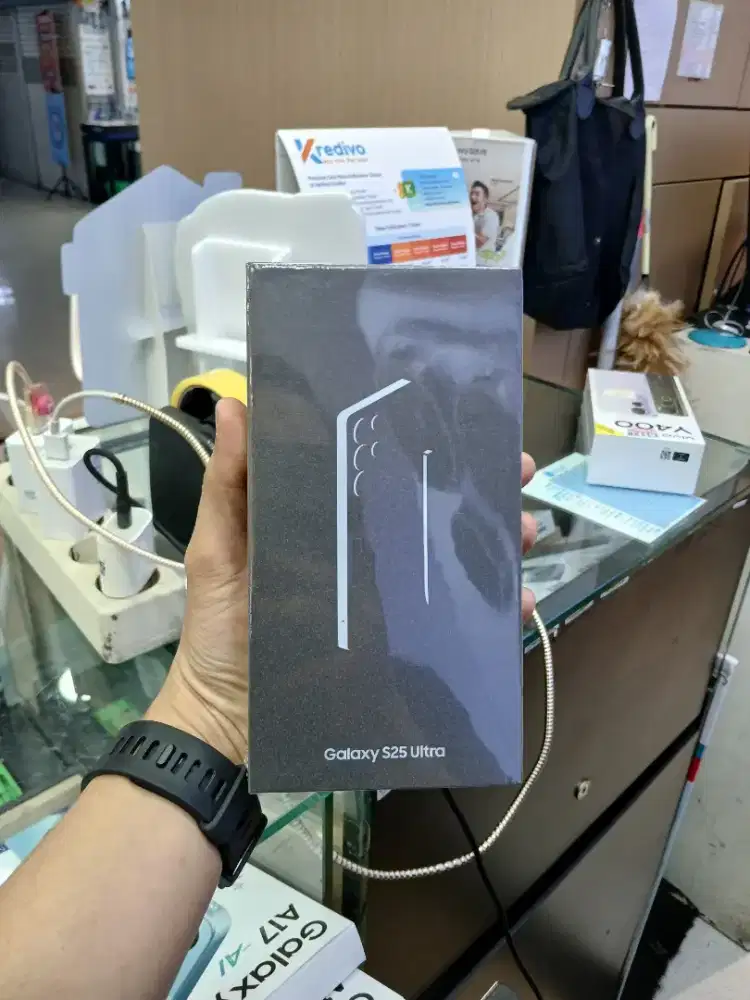 Samsung S25 ultra 256GB Garansi resmi 1 tahun