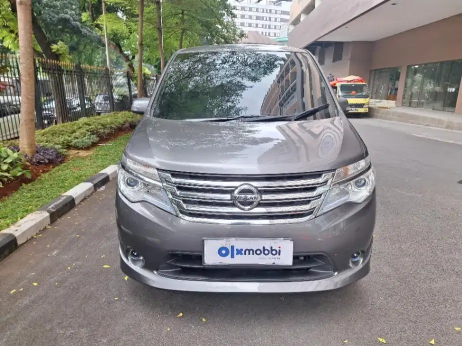DP MURAH Nissan Serena 2.0 Bensin-AT 2015 Abu-Abu CSXPB