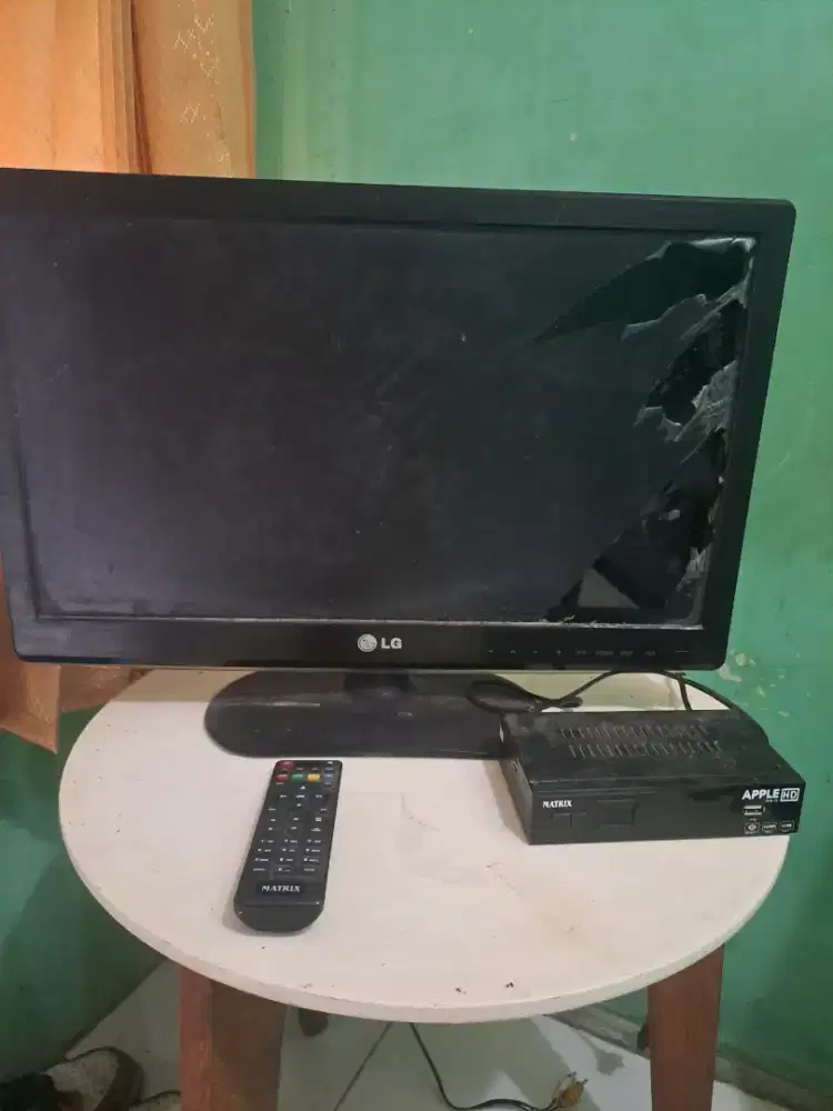 TV LG 22 INCI BONUS STB BOX APPLE