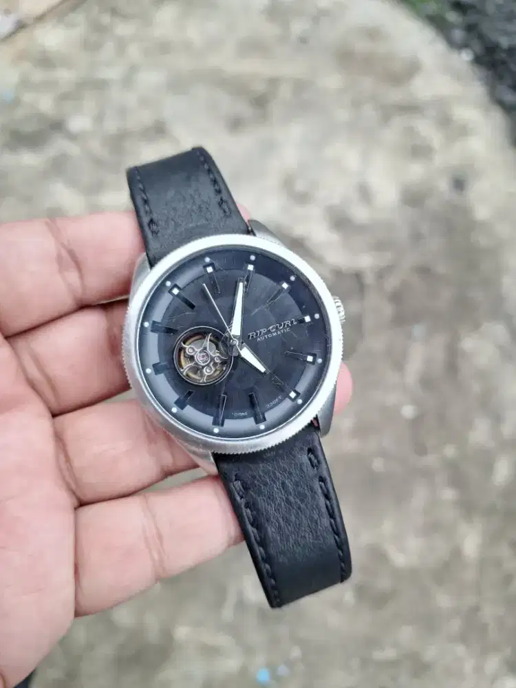 Jam tangan ripcurl civilian jamin original auotmatic tanpa batrai