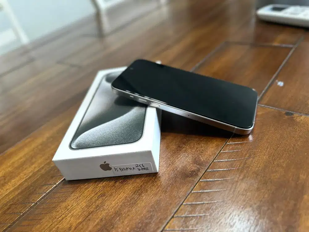 Apple iPhone 15 Pro Max 256GB White Titanium 2024