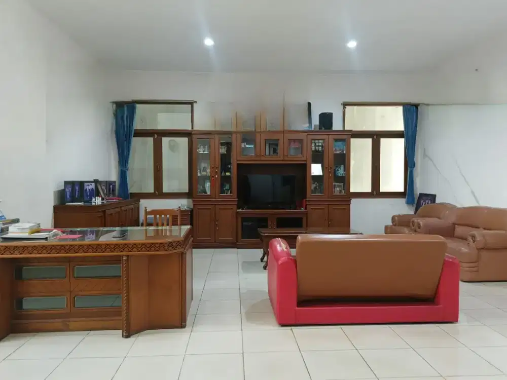 Dijual Rumah 3 Lantai Siap Huni Minimalis Lokasi di Komplek Setraduta Bandung