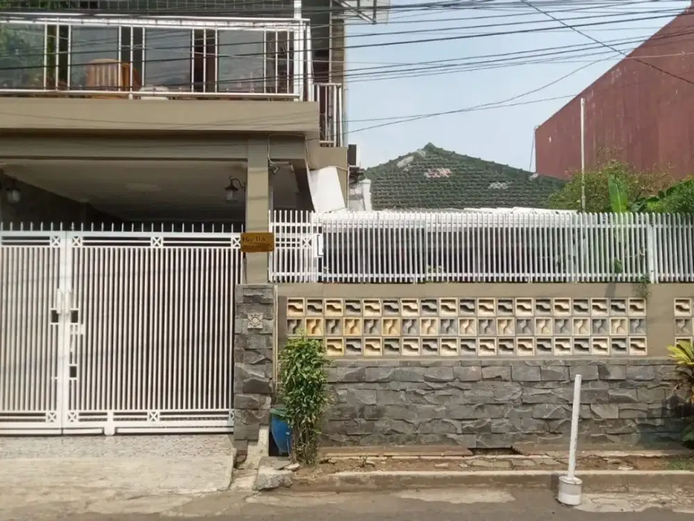 Investasi Terbaik! Rumah 2 Lantai di Turangga, Harga Tanah Bonus Bangunan