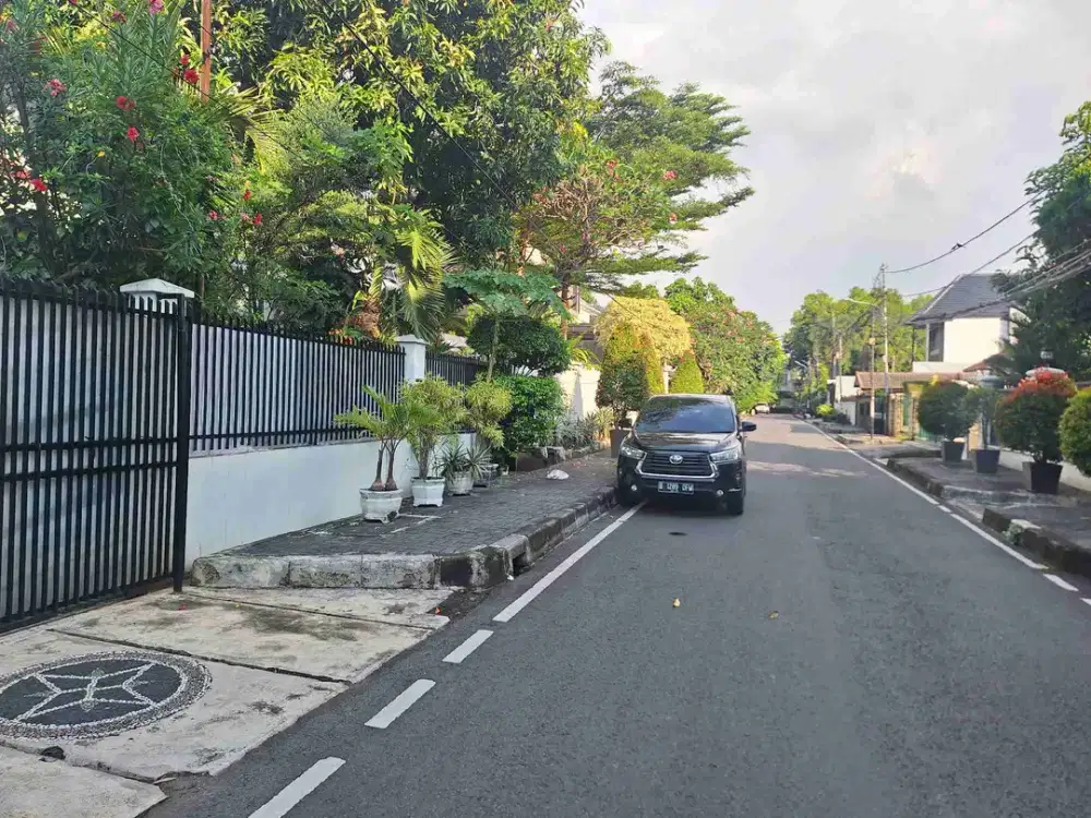 HOT!! RUMAH DI MENTENG HARGA MINIMALIS MANIS